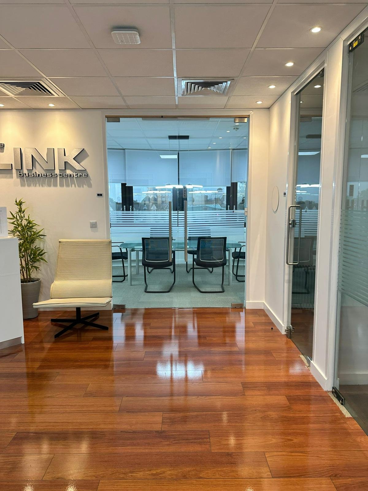 The Link Business Centre, Suite 28, Thamesgate House, 33-41 Victoria Avenue