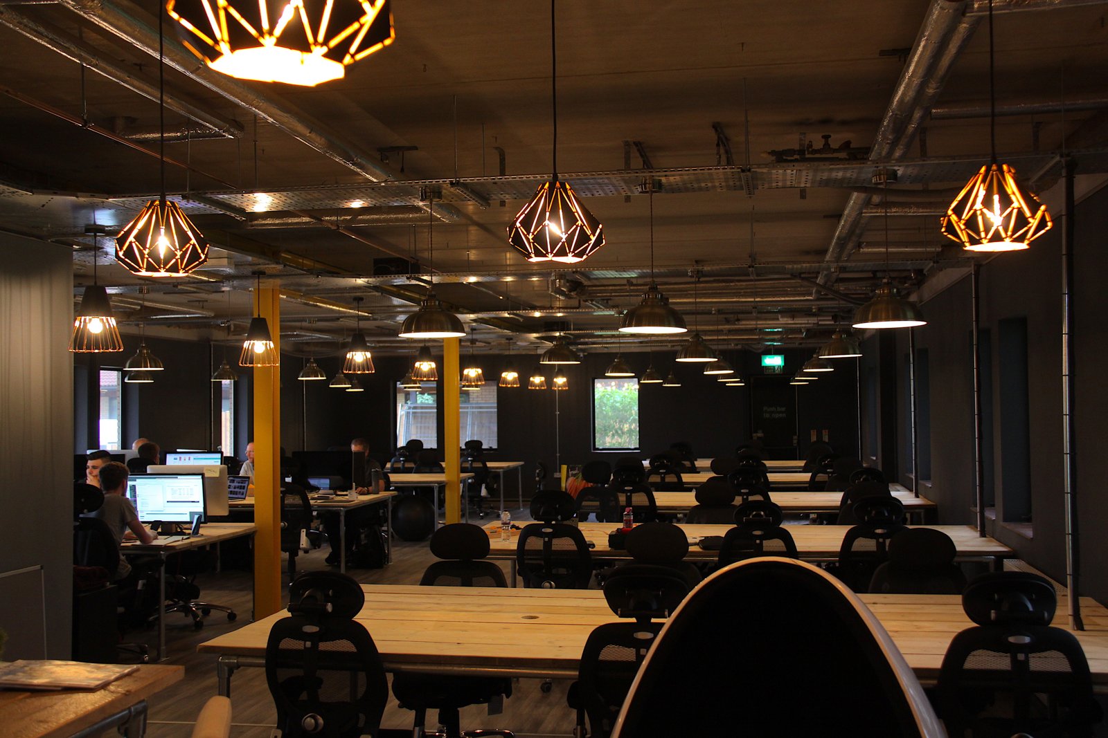 Haatch Desks - Truly Irresistible Co-Working