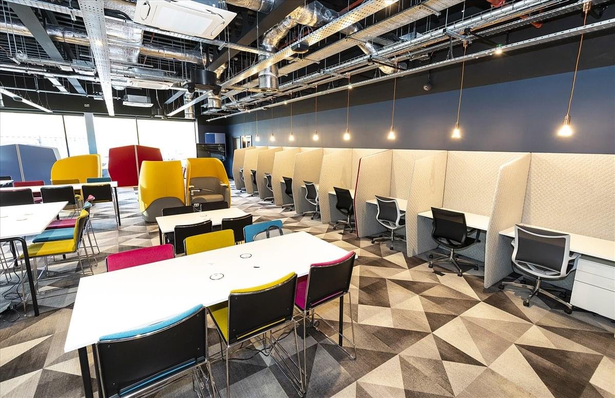 Flexible Workspace with Pub & Coffee Shop @ Bournemouth Road, Chandlers Ford